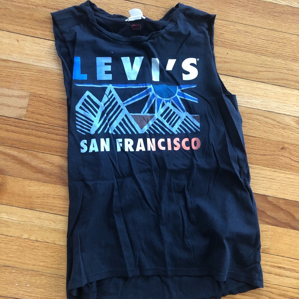 Levi’s cutoff T-shirt